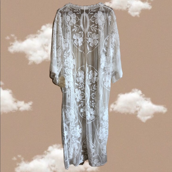 NWT Ivory Sheer lace kimono Altar’d State - Picture 2 of 5
